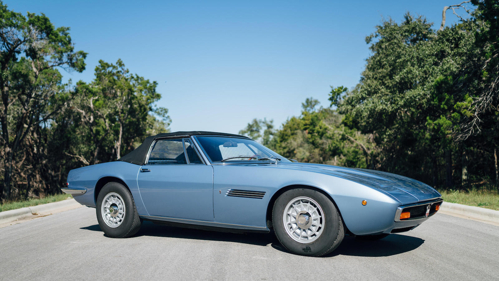 30-star-cars-in-2024-s-scottsdale-sales-classic-sports-car
